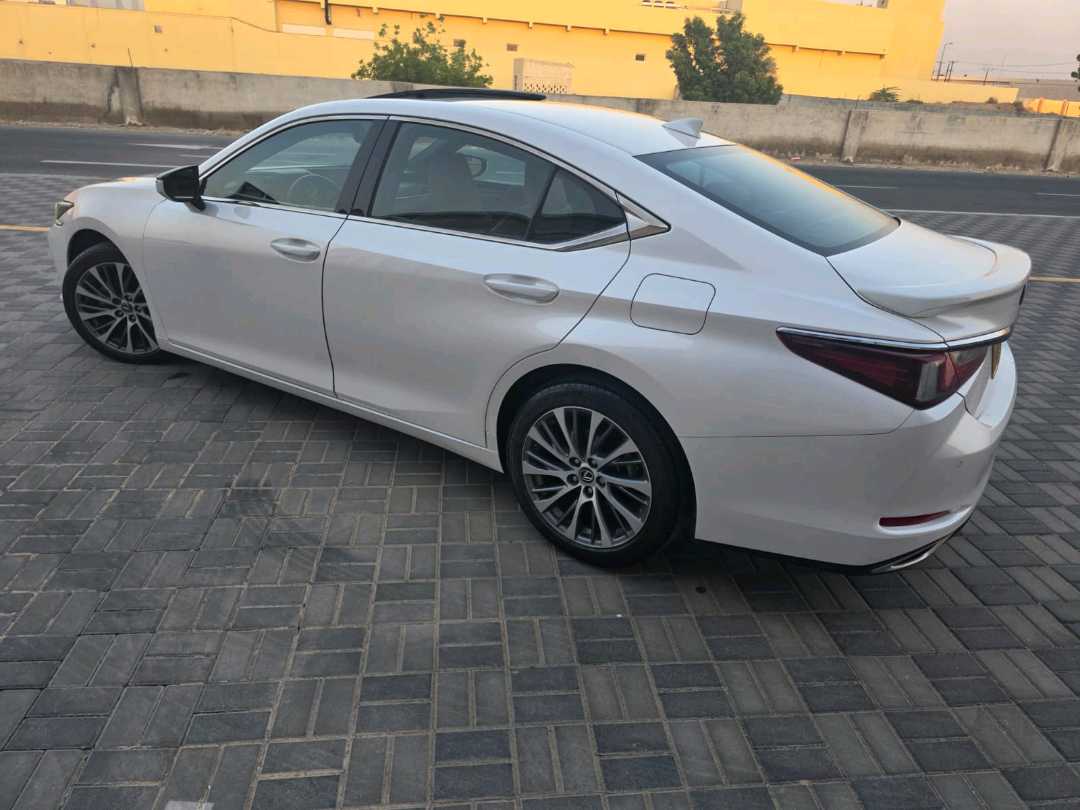 Car Image 2020 LEXUS ES 350
