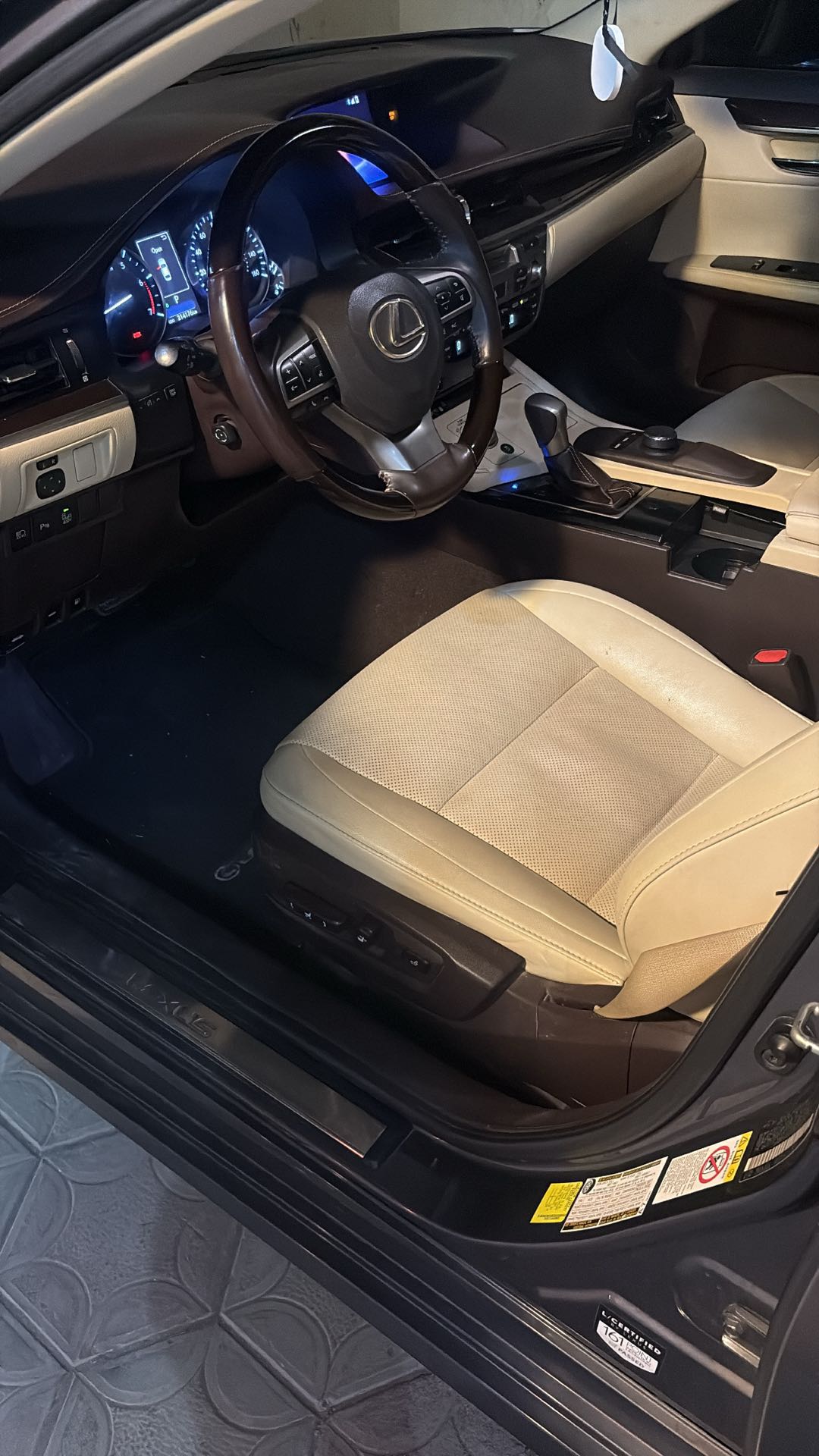 Car Image 2017 LEXUS ES 350