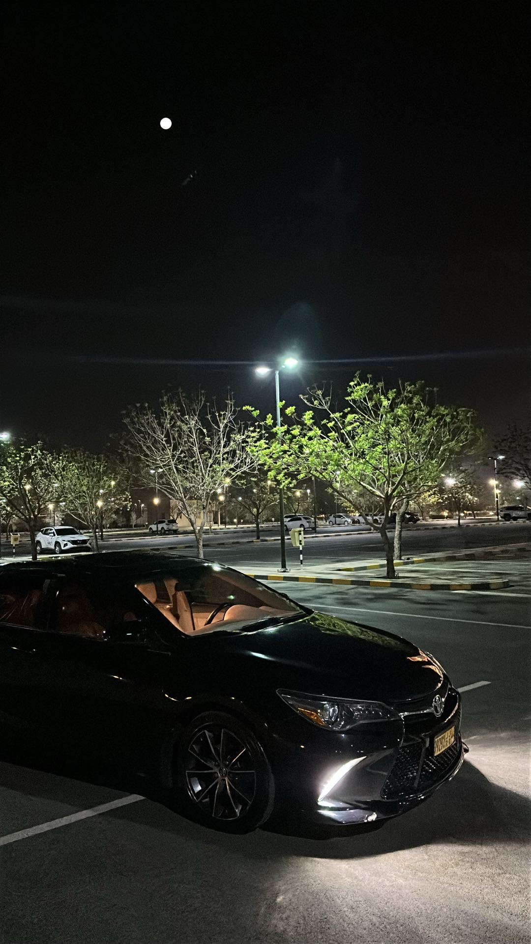 Car Image 2015 TOYOTA CAMRY XSE