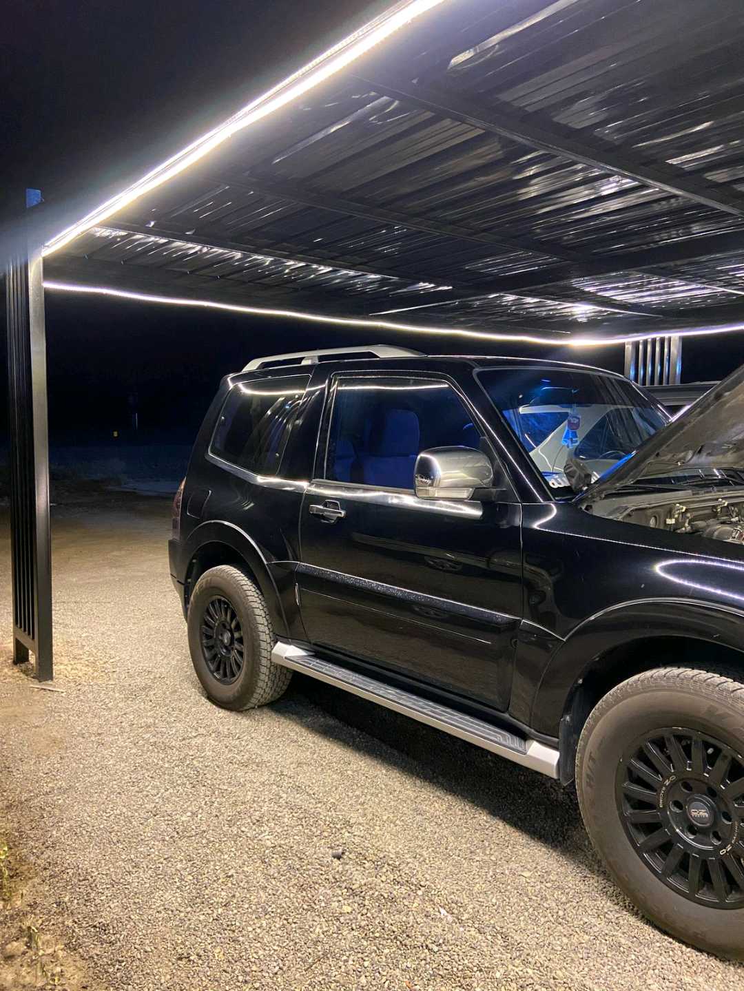 Car Image 2011 MITSUBISHI PAJERO 