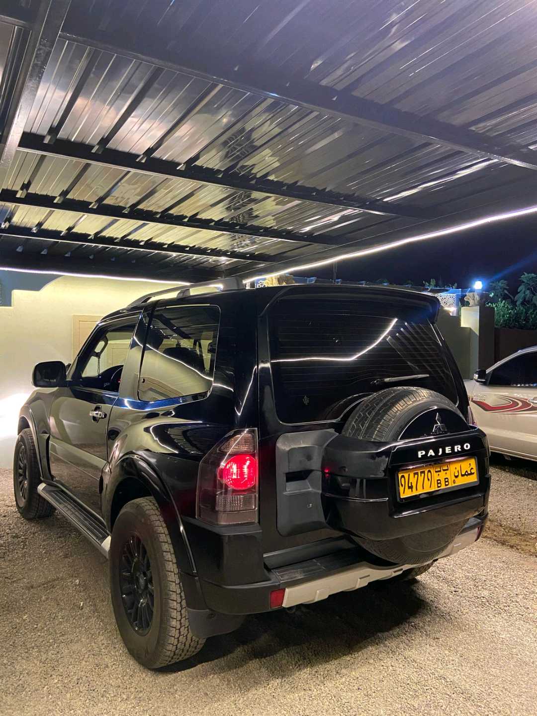 Car Image 2011 MITSUBISHI PAJERO 