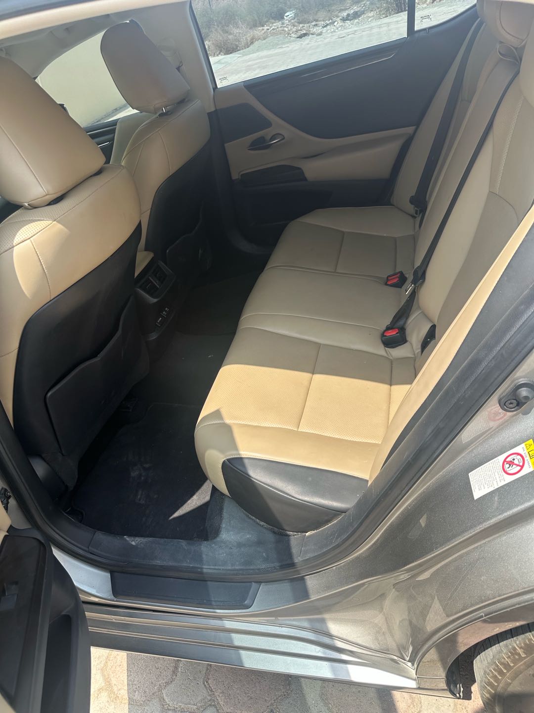 Car Image 2019 LEXUS ES 