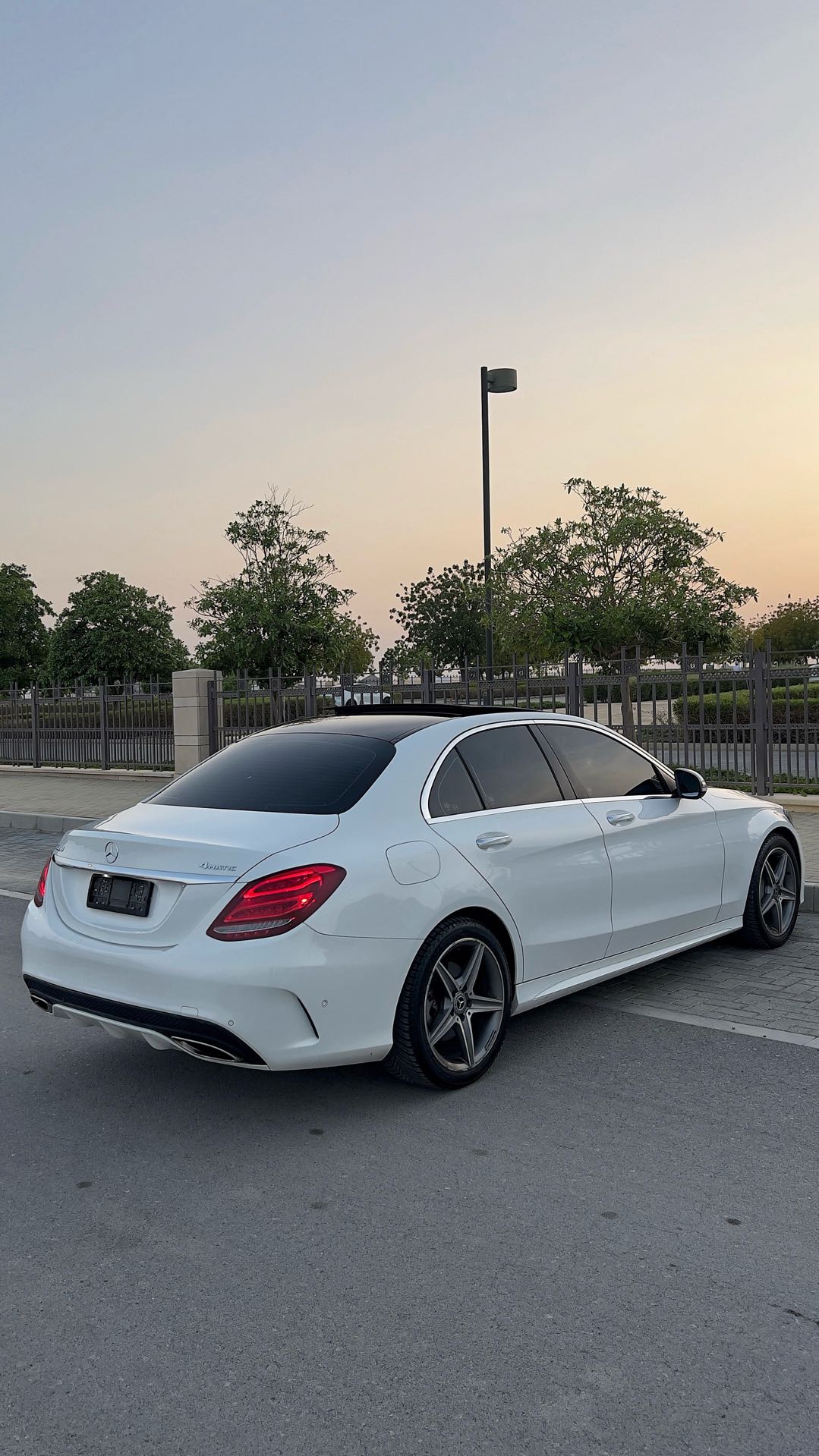 Car Image 2018 MERCEDES C Class 300