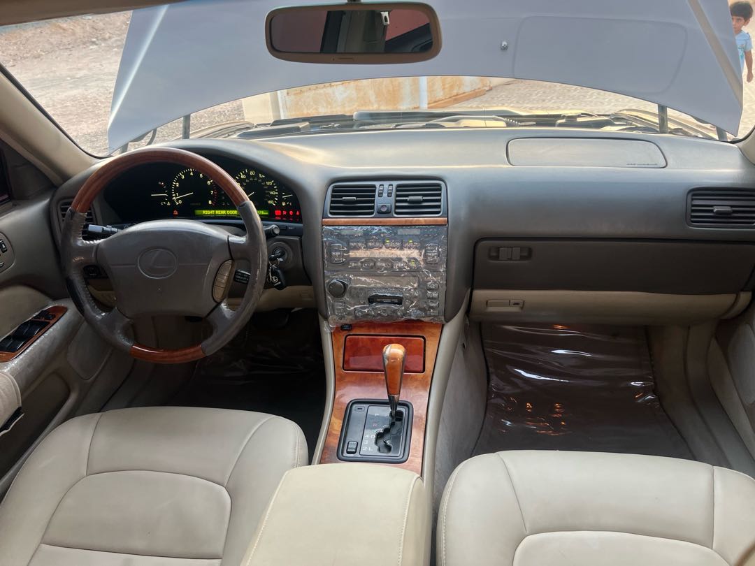 Car Image 1998 LEXUS LS 400