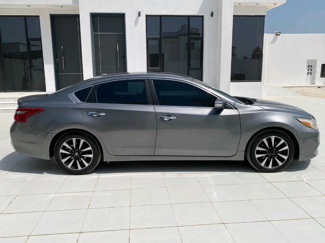 Car Image 2018 NISSAN ALTIMA SL