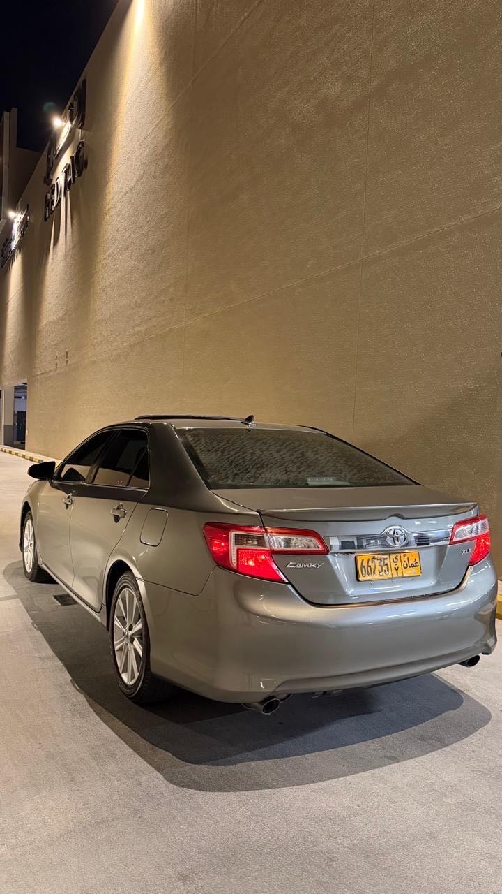 Car Image 2012 TOYOTA CAMRY SE