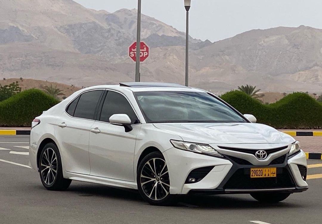 Car Image 2019 TOYOTA CAMRY SE