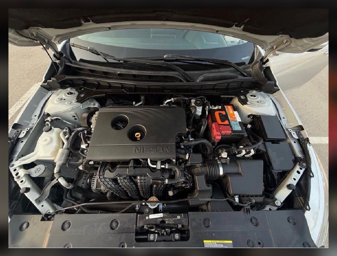 Car Image 2019 NISSAN ALTIMA SR