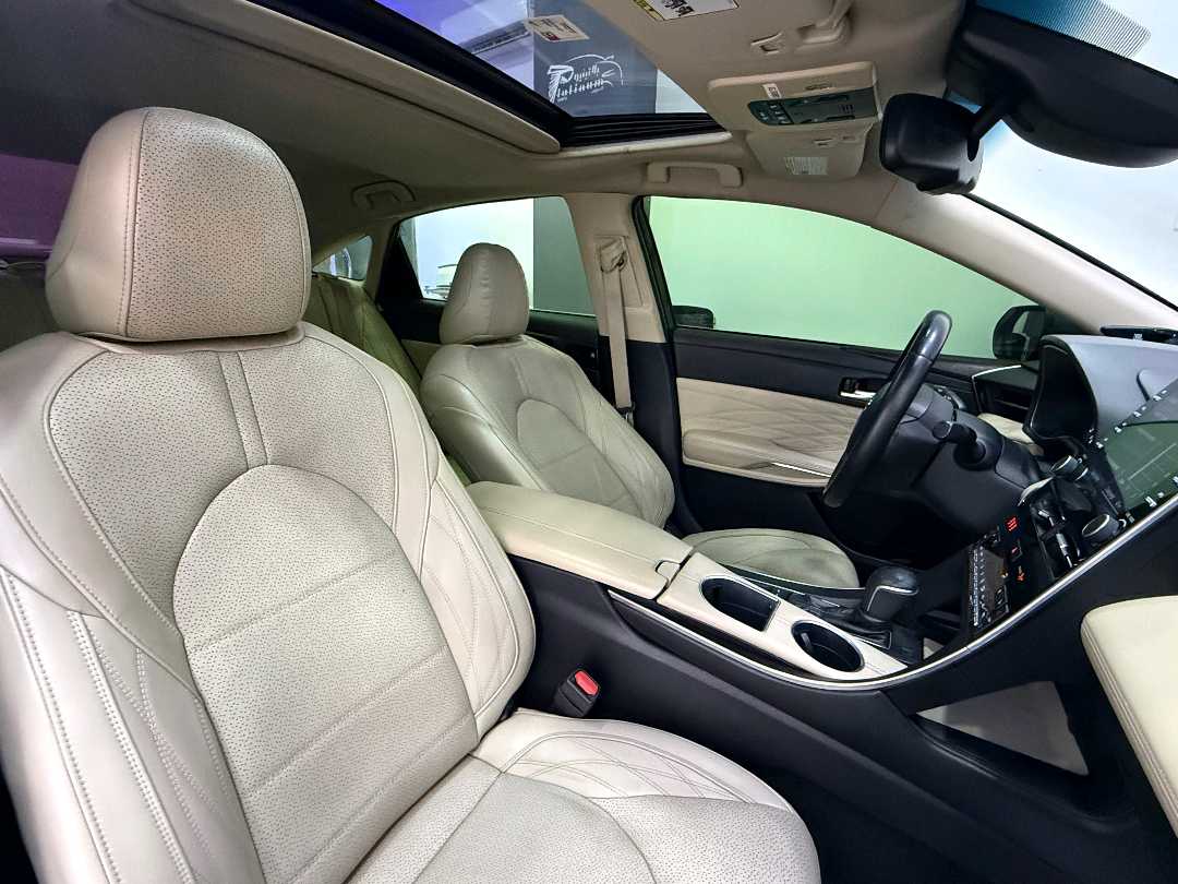 Car Image 2019 TOYOTA AVALON LIMITED