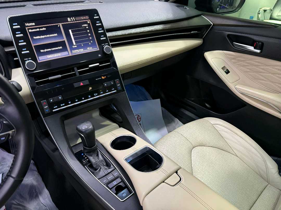 Car Image 2019 TOYOTA AVALON LIMITED