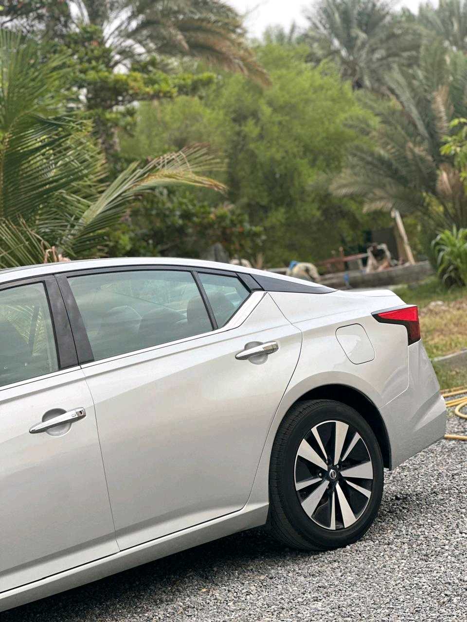 Car Image 2019 NISSAN ALTIMA SV