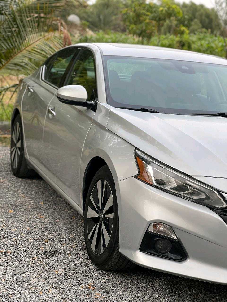 Car Image 2019 NISSAN ALTIMA SV