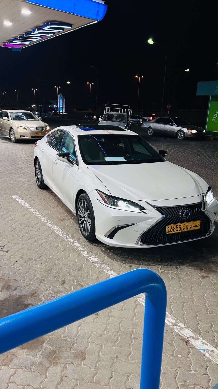 Car Image 2019 LEXUS ES 350