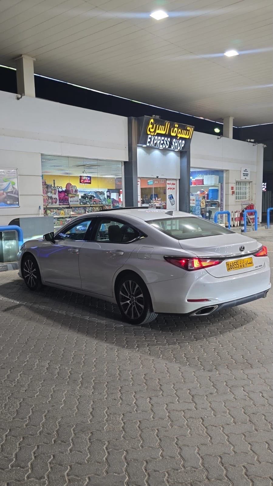 Car Image 2019 LEXUS ES 350