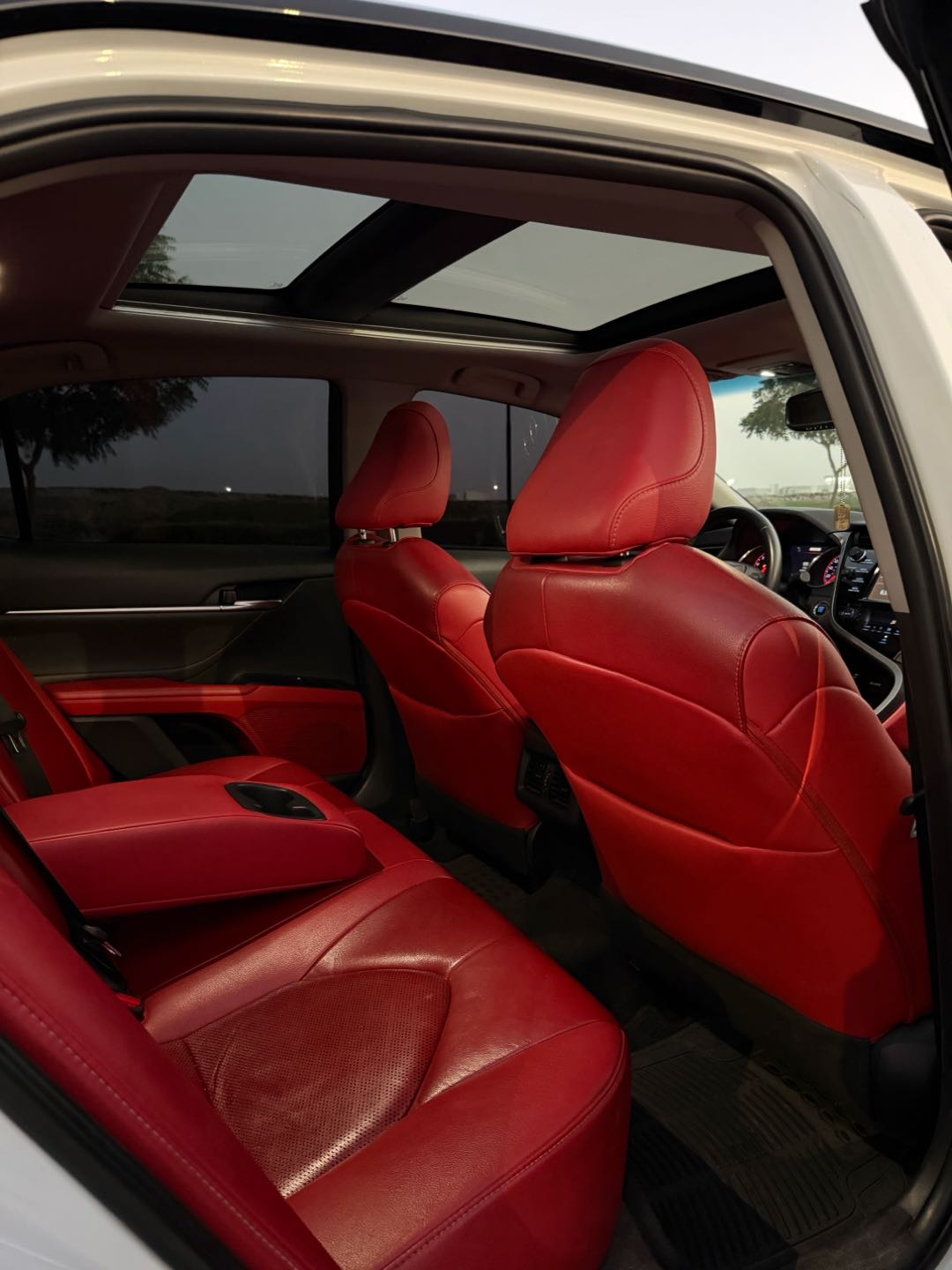 Car Image 2019 TOYOTA CAMRY XSE
