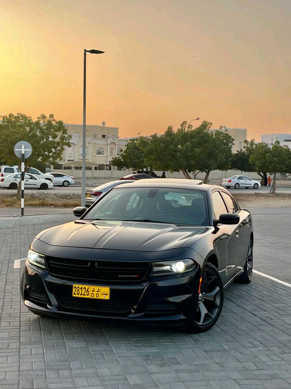 Car Image 2019 DODGE CHARGER SXT