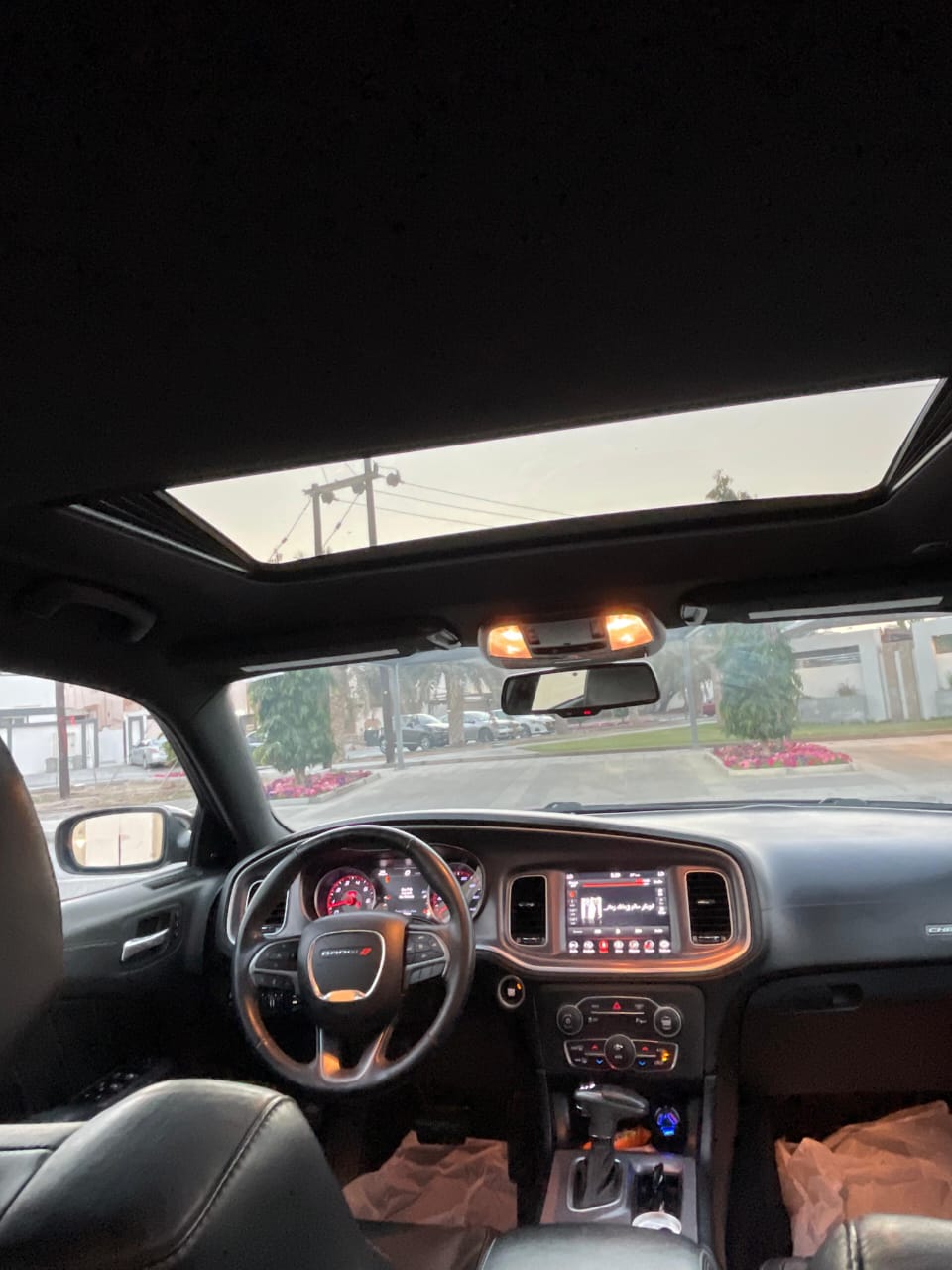 Car Image 2019 DODGE CHARGER SXT