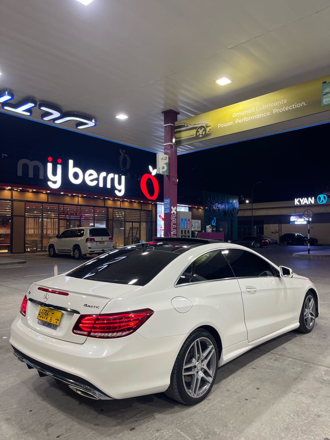 Car Image 2017 MERCEDES E Class 400