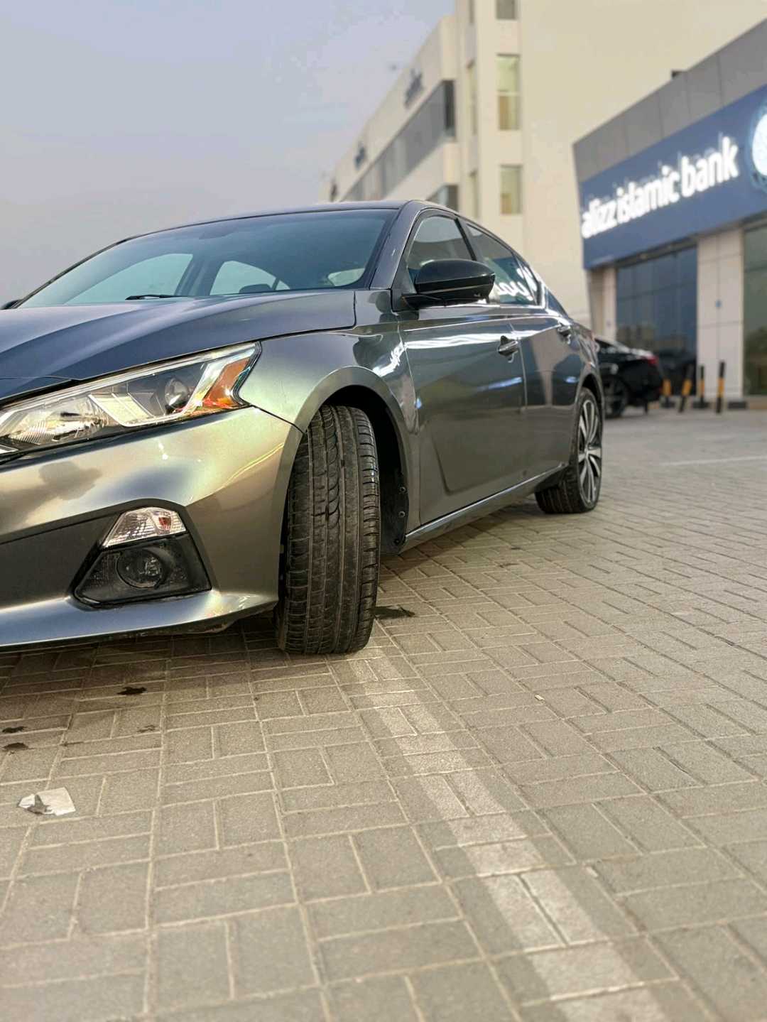 Car Image 2019 NISSAN ALTIMA SR