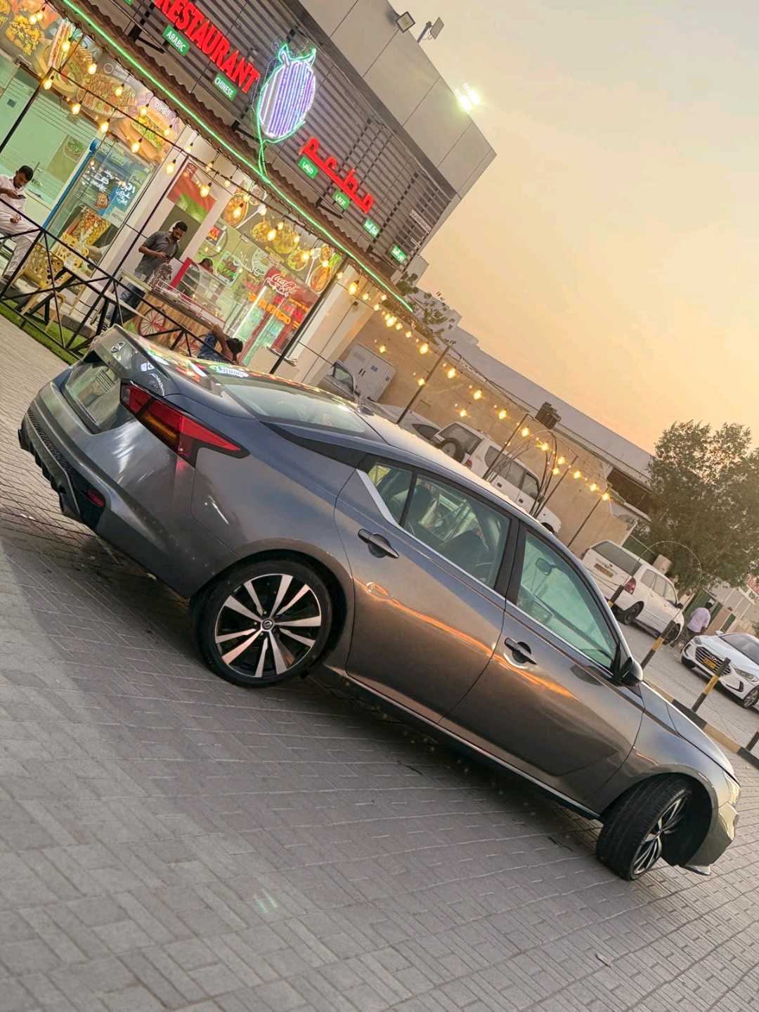 Car Image 2019 NISSAN ALTIMA SR