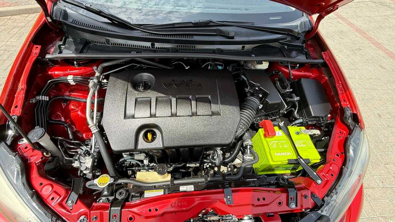 Car Image 2017 TOYOTA COROLLA SE