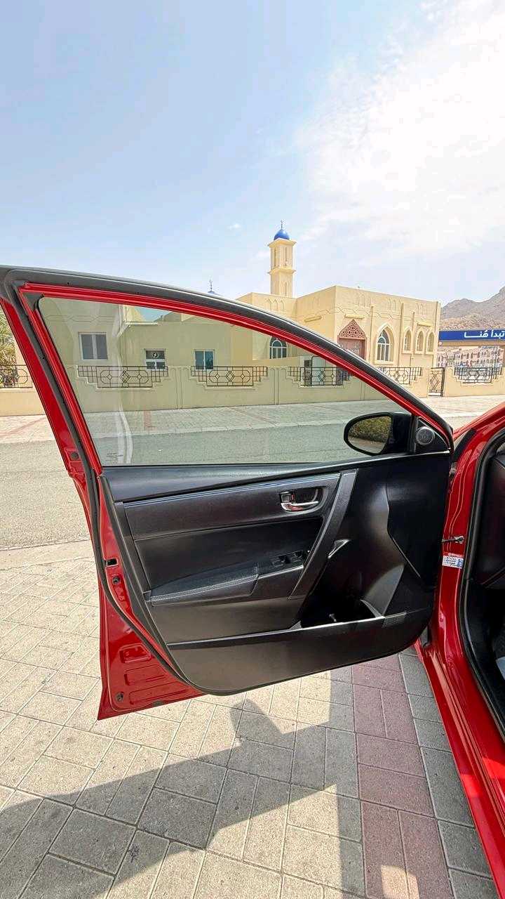 Car Image 2017 TOYOTA COROLLA SE
