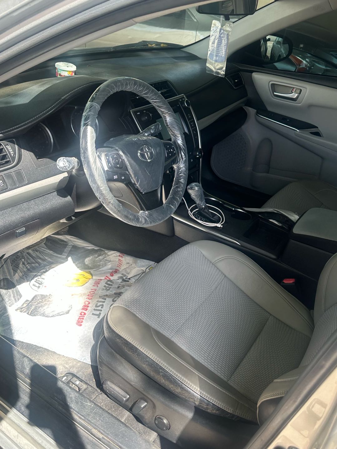 Car Image 2016 TOYOTA CAMRY SE