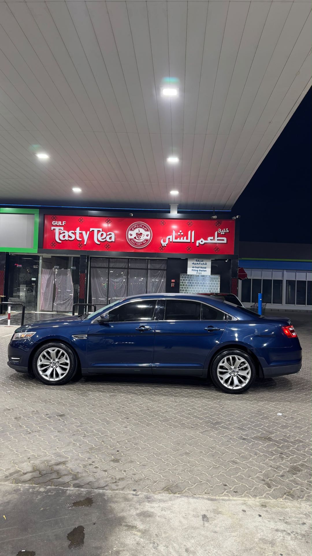 Car Image 2018 FORD TAURUS 
