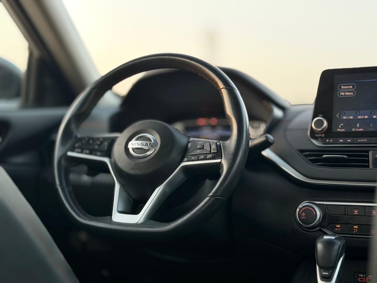 Car Image 2021 NISSAN ALTIMA SR