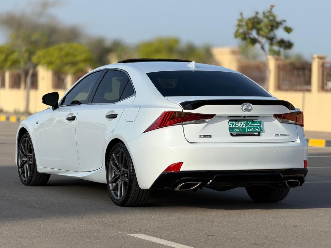 Car Image 2018 LEXUS IS 350