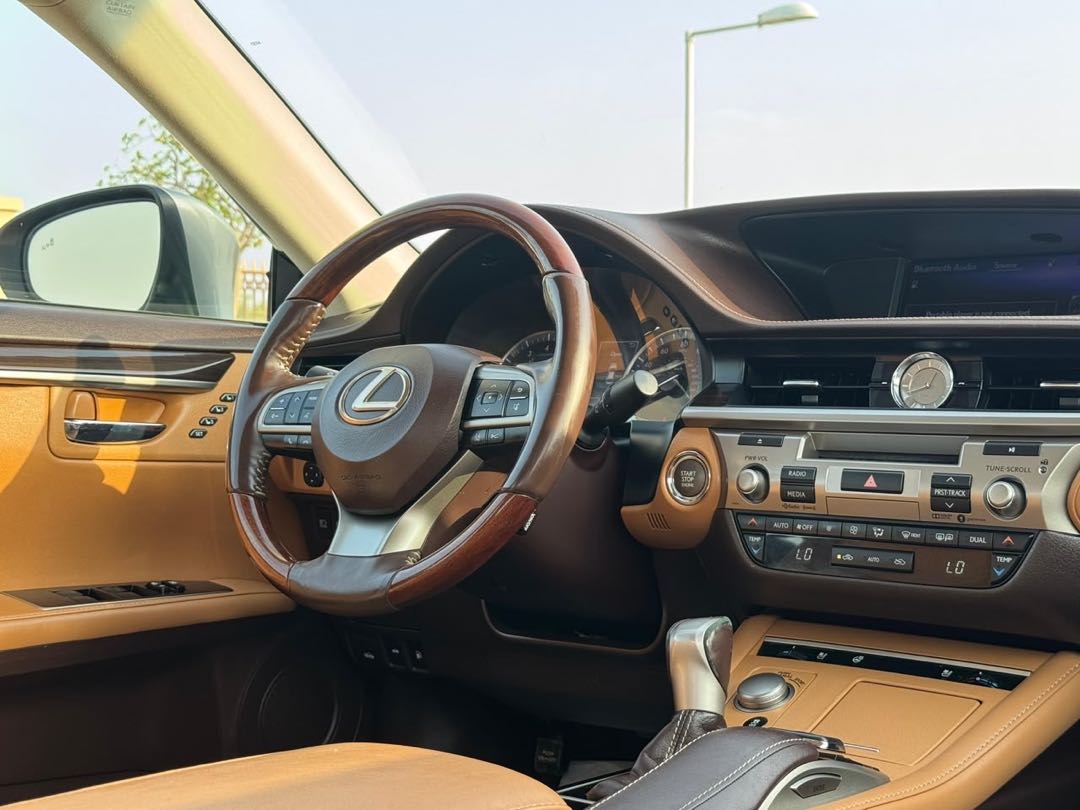 Car Image 2018 LEXUS ES 350