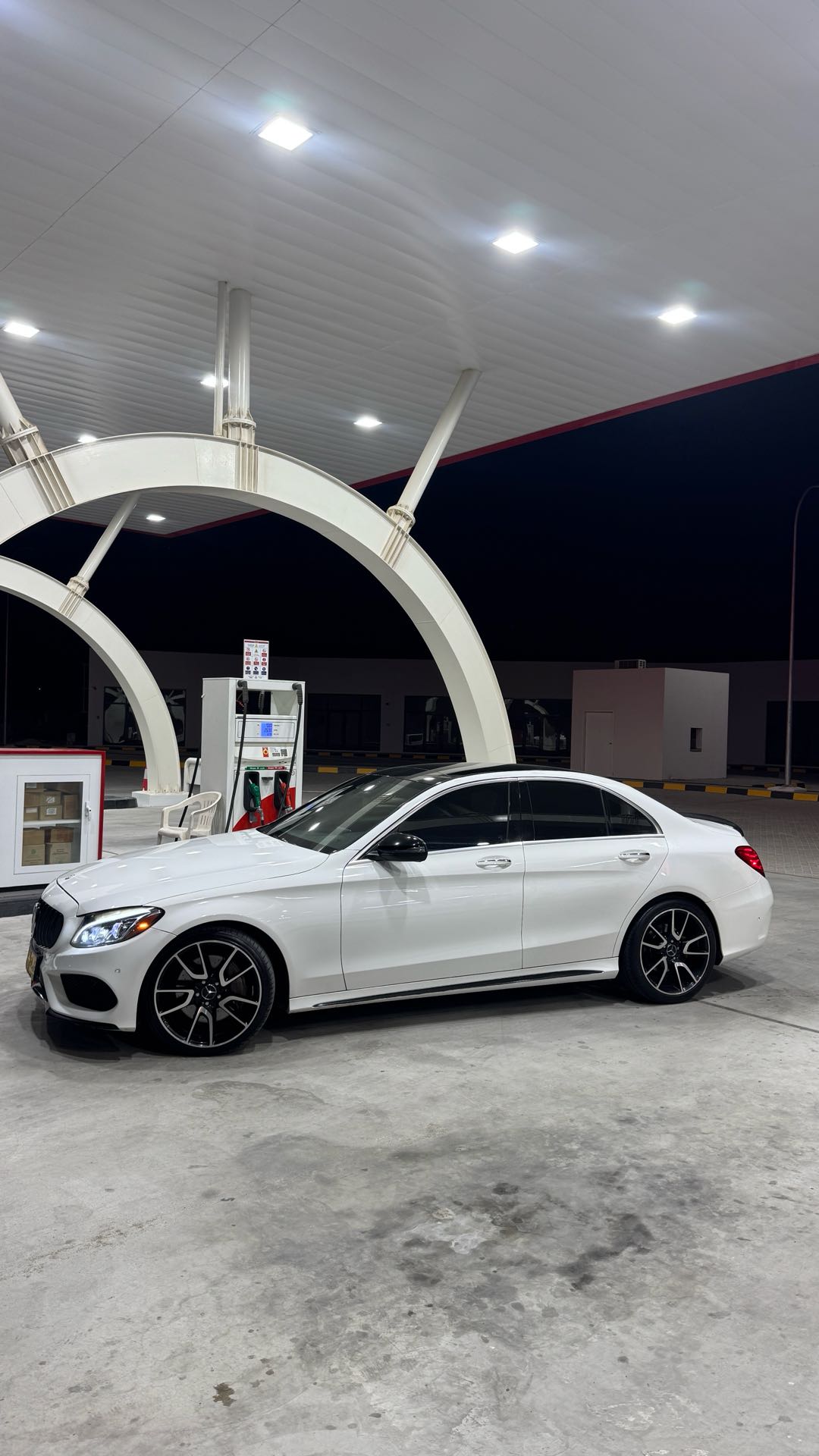 Car Image 2015 MERCEDES C Class 400