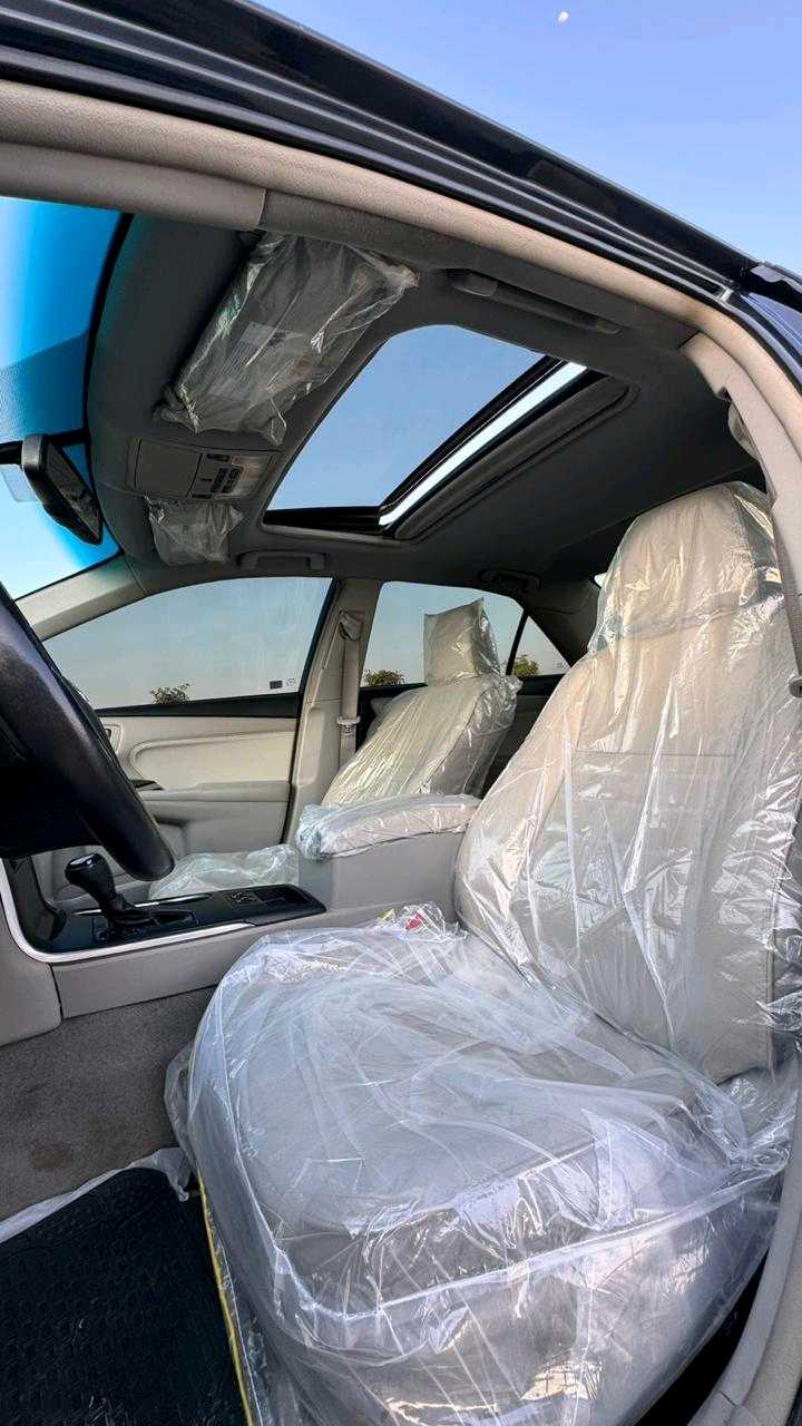 Car Image 2017 TOYOTA CAMRY XLE