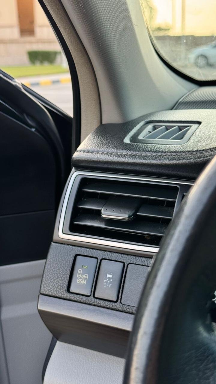 Car Image 2017 TOYOTA CAMRY XLE