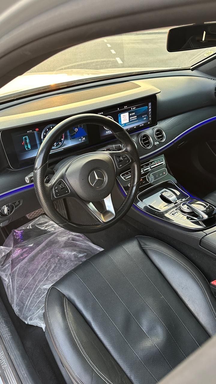 Car Image 2017 MERCEDES E Class 300