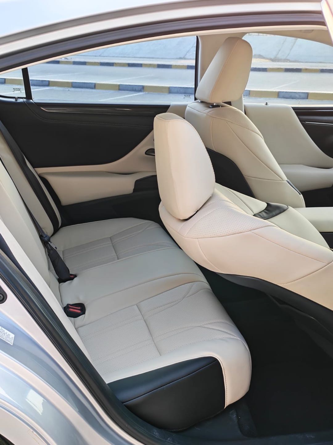 Car Image 2019 LEXUS ES 350