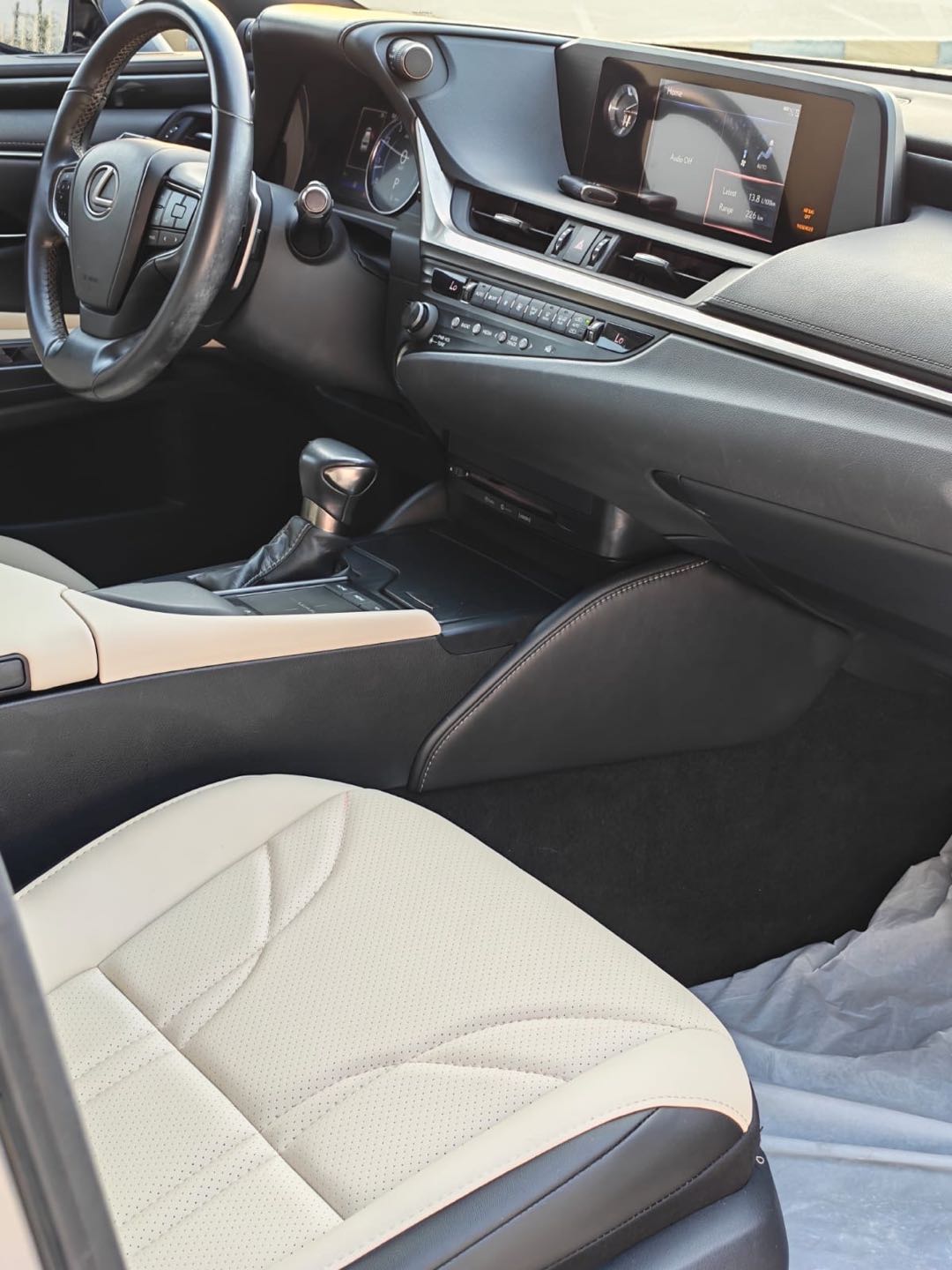 Car Image 2019 LEXUS ES 350