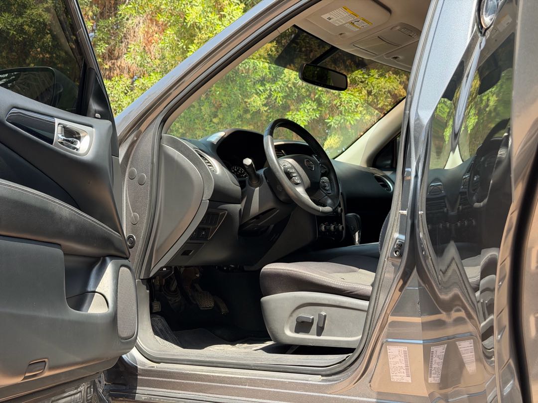 Car Image 2019 NISSAN PATHFINDER SV