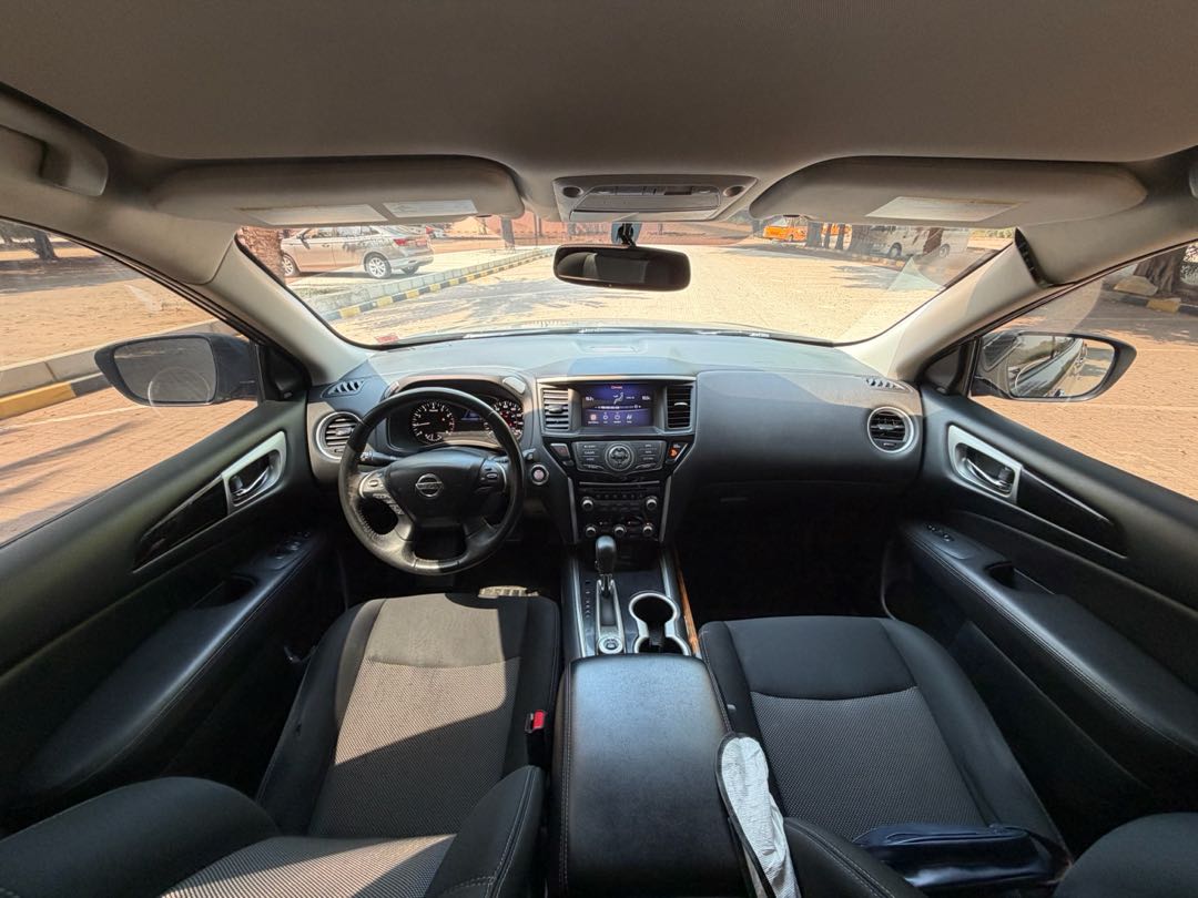 Car Image 2019 NISSAN PATHFINDER SV