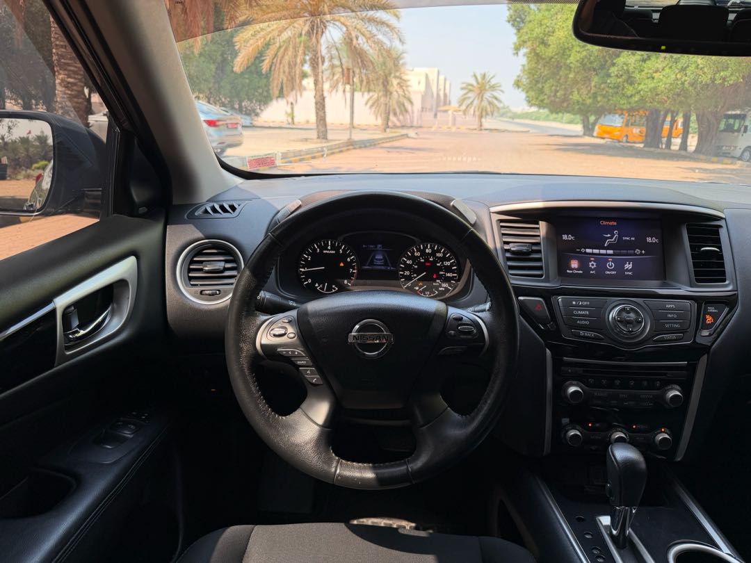 Car Image 2019 NISSAN PATHFINDER SV