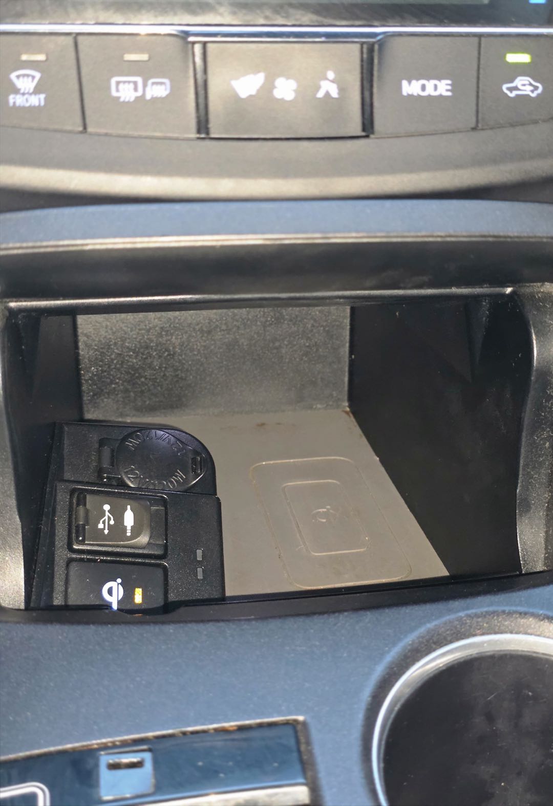 Car Image 2015 TOYOTA CAMRY XSE