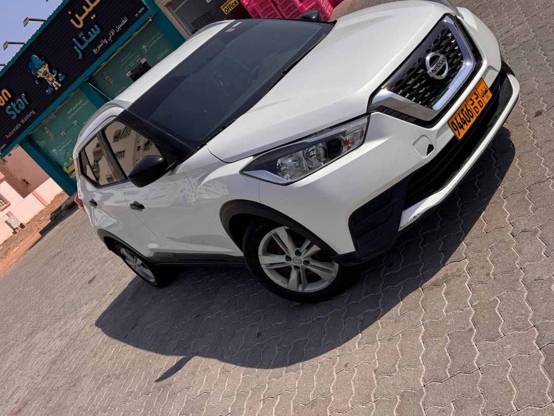 Car Image 2018 NISSAN KICKS 