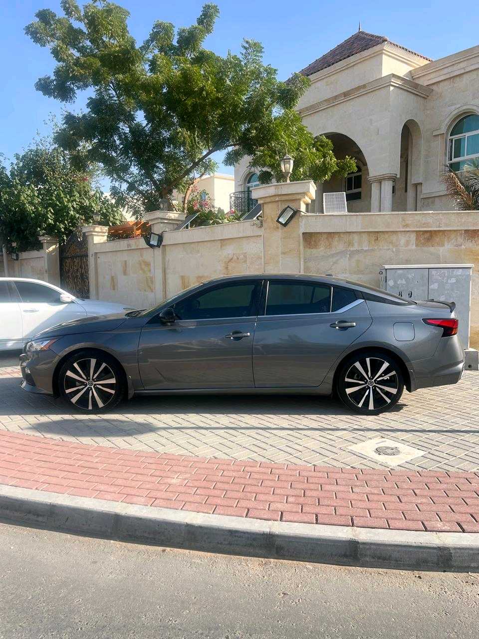 Car Image 2022 NISSAN ALTIMA SR