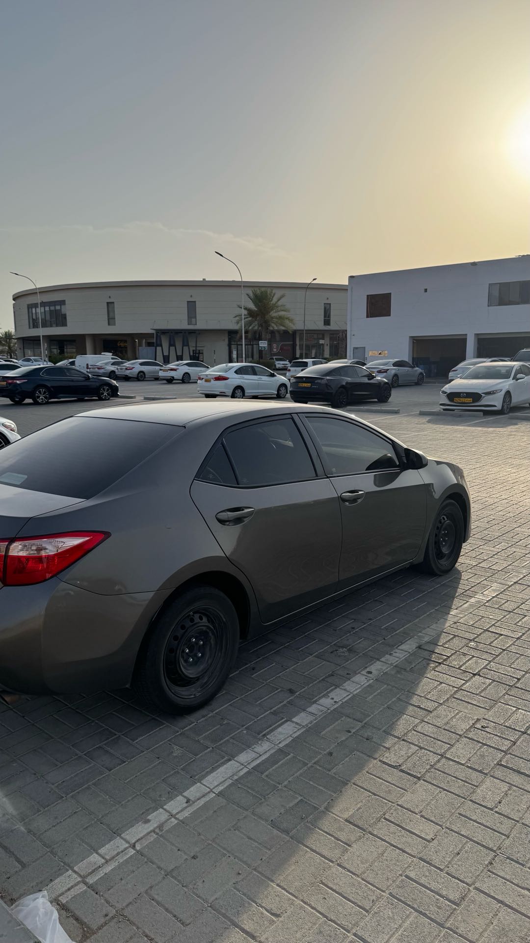 Car Image 2018 TOYOTA COROLLA LE