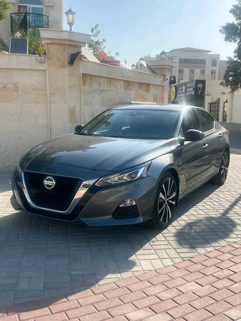 Car Image 2022 NISSAN ALTIMA SR