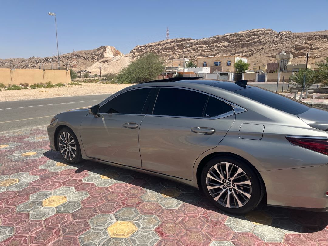 Car Image 2019 LEXUS ES 350