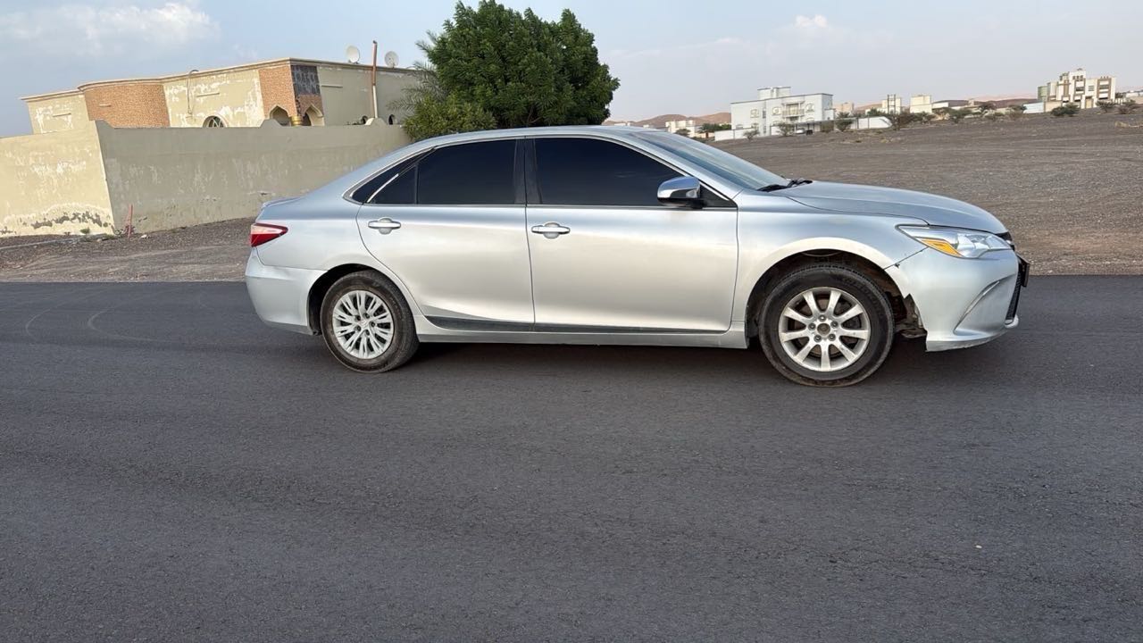 Car Image 2016 TOYOTA CAMRY SE
