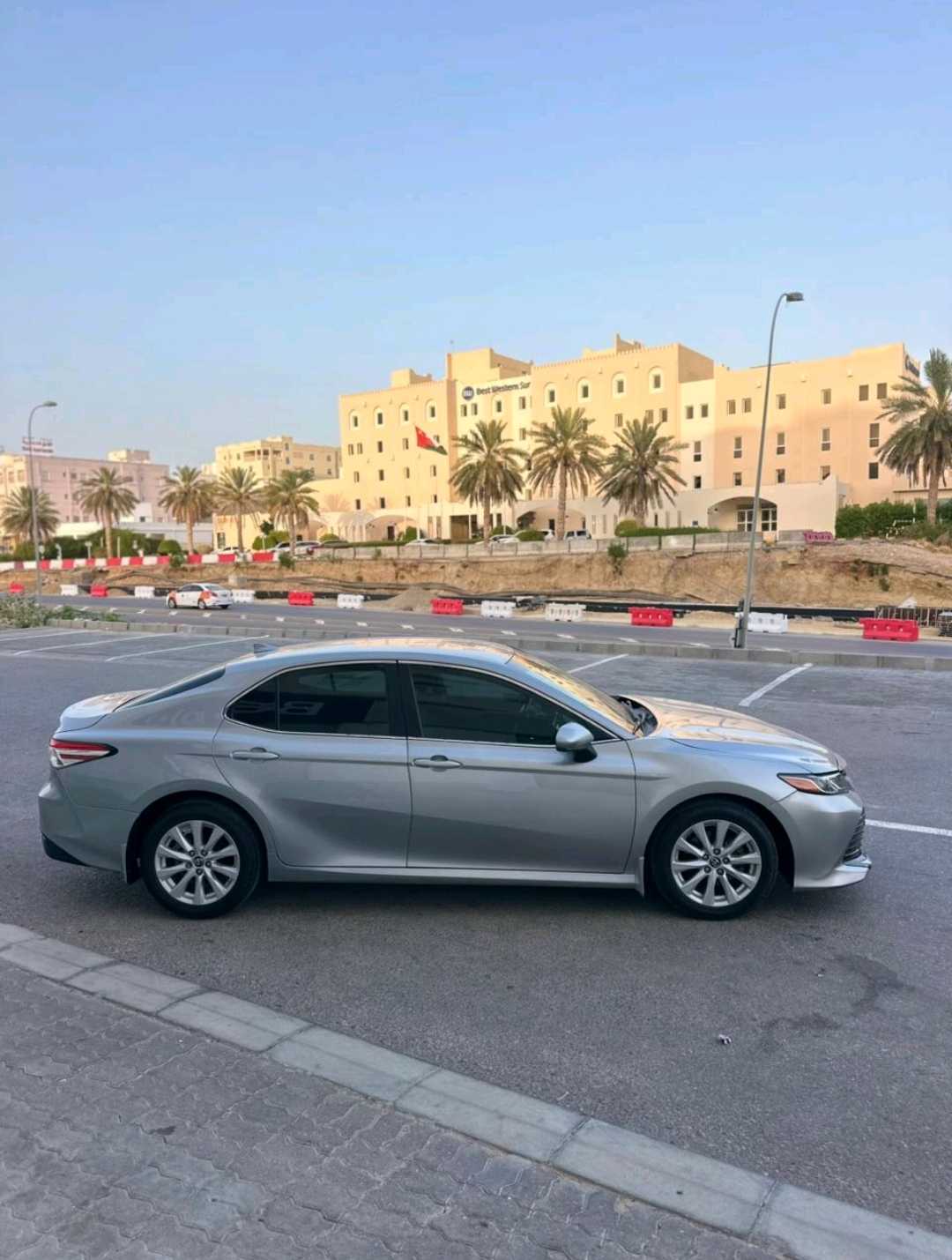 Car Image 2019 TOYOTA CAMRY LE