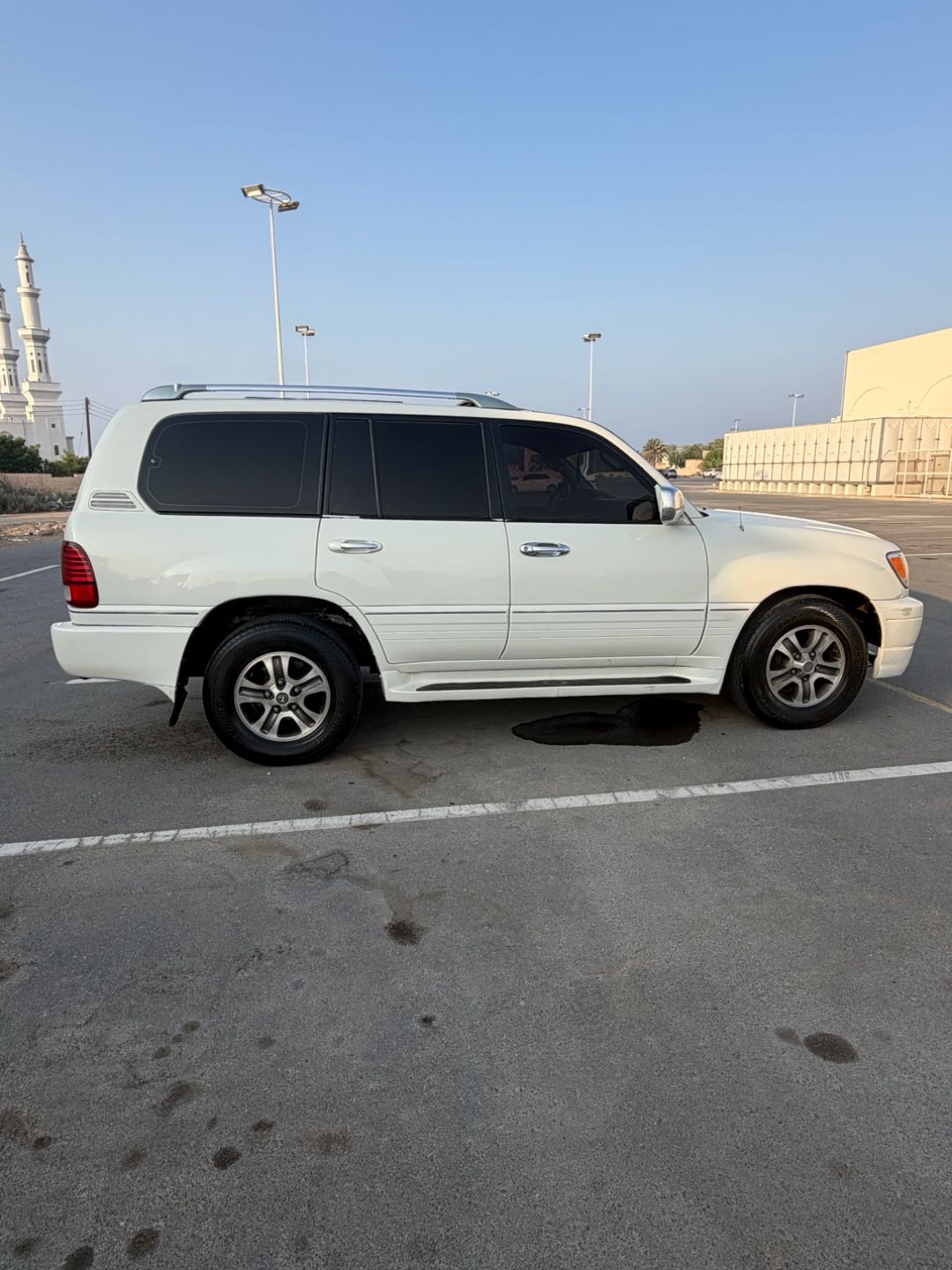 Car Image 1998 LEXUS LX 470