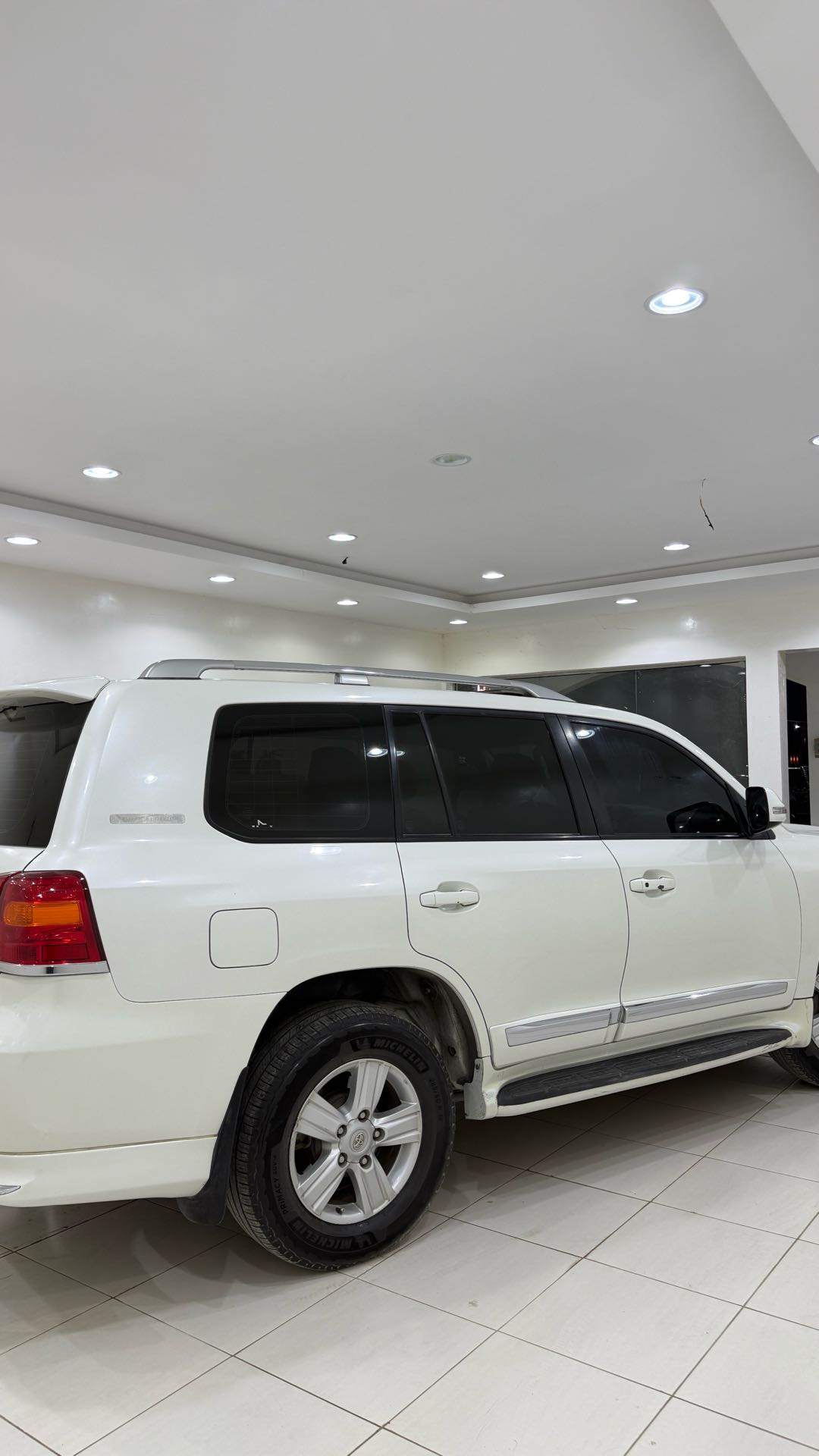 Car Image 2015 TOYOTA LAND CRUISER GX.R